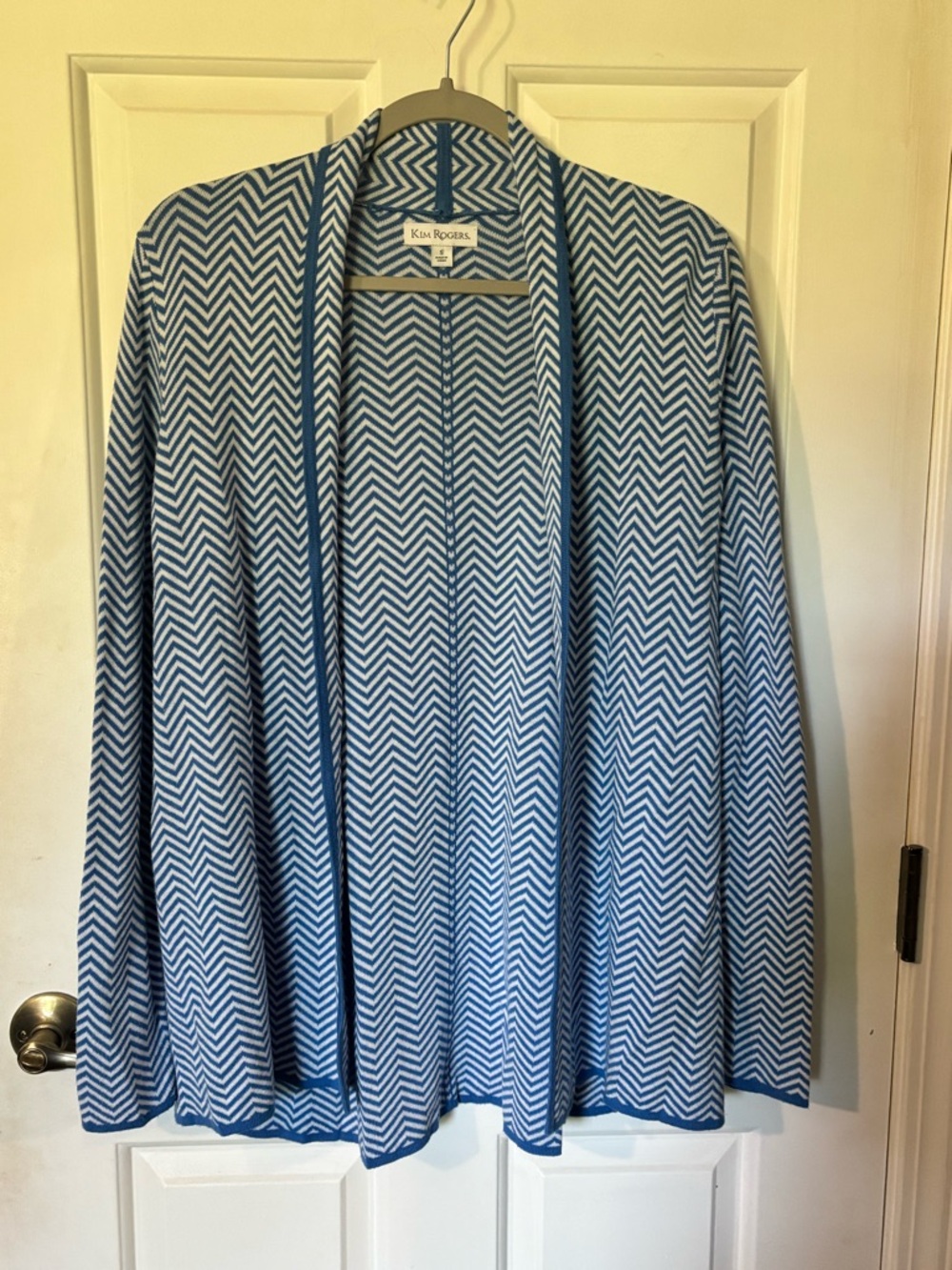 Kim Rogers Blue Chevron Open Cardigan. Lightweight, great for spring! Size small